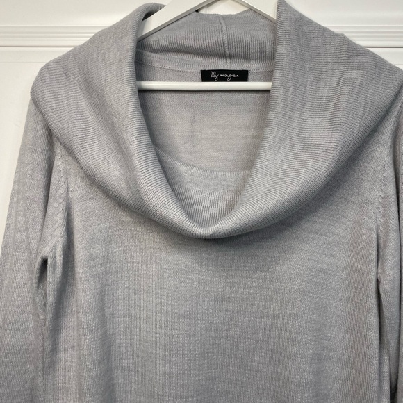 Lily Morgan Women’s Size Large Grey Cowl Neck Sweater Shirt Top Winter Fall - Picture 2 of 9
